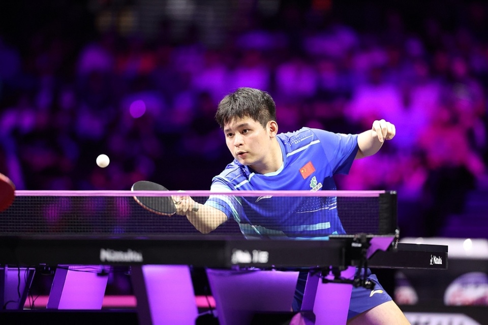 申裕斌, 乒坛竞争愈